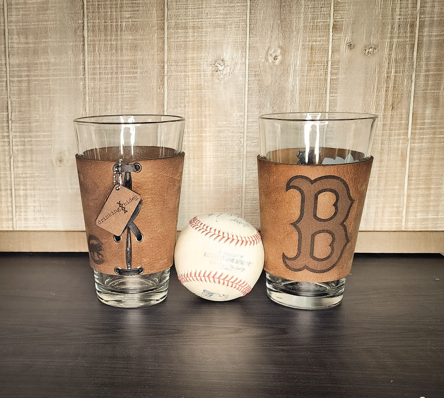 Personalized Leather Pint Sleeve - Premium Custom Drink Sleeve for Men's Birthdays, Father's Day, Christmas, Anniversaries - Handcrafted Elegance